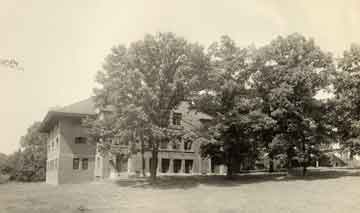 Gymnasium in 1913