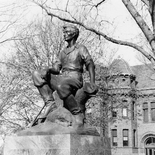 Lincoln Statue from front