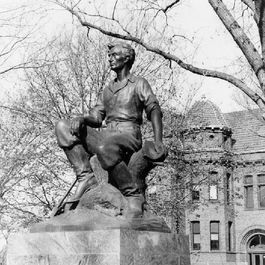 Lincoln Statue from front