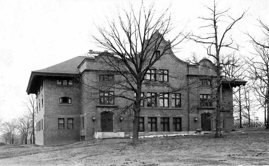 Black and white photo of Millikin's Old Gym